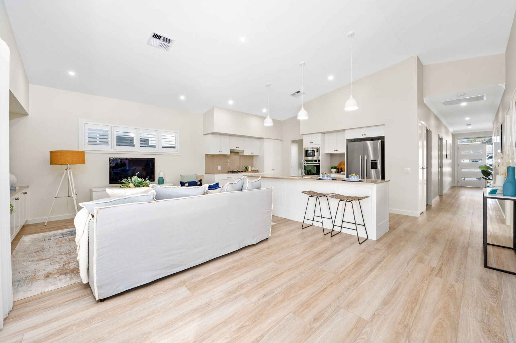 Tocumwal kitchen & living
